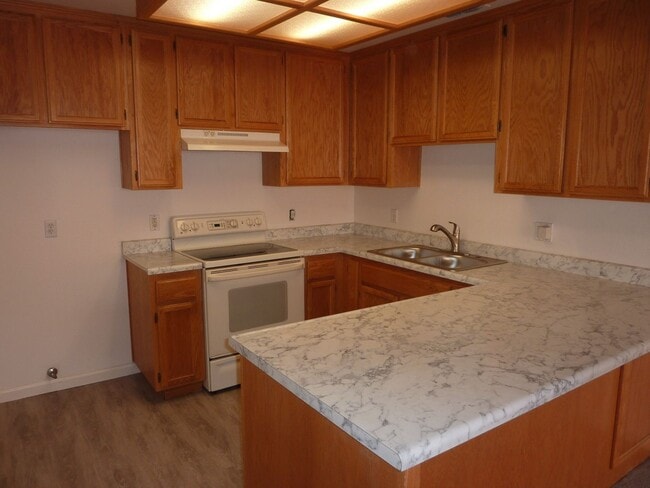 Photo - 2 Bedroom Duplex for Rent with Garage