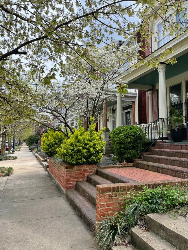 Building Photo - 2329 W Grace St