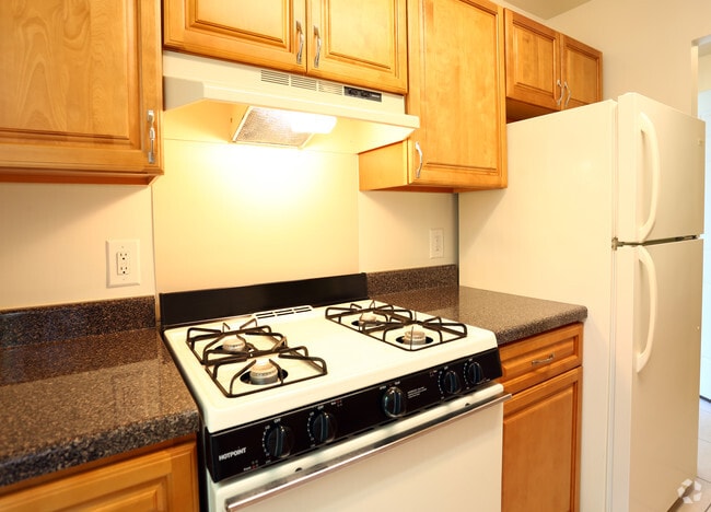 Laurel Hill Apartments