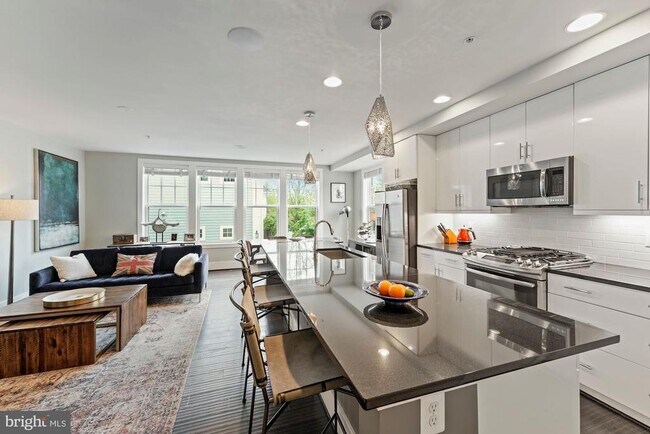 Photo - 783 Morton St NW