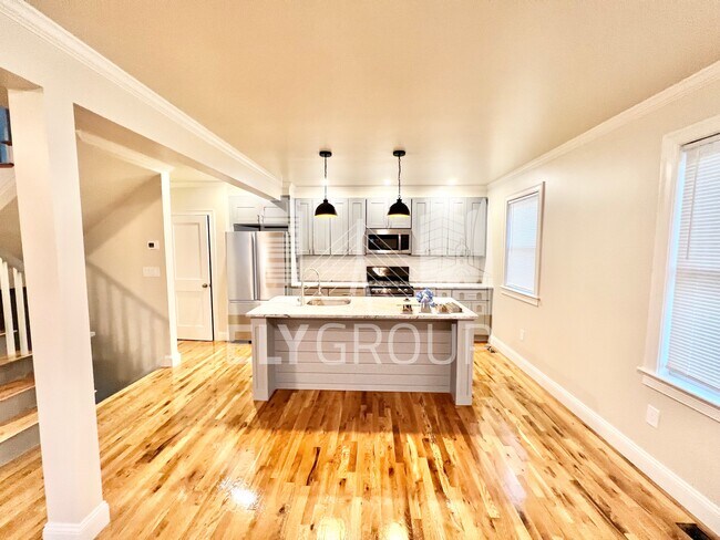 Photo - 60 Golden Ave Unit 1