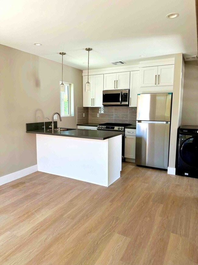 Photo - 17032 Gunther St
