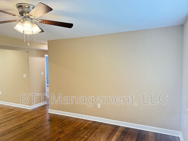 Photo - 8804 Bradford Rd Unidad #1