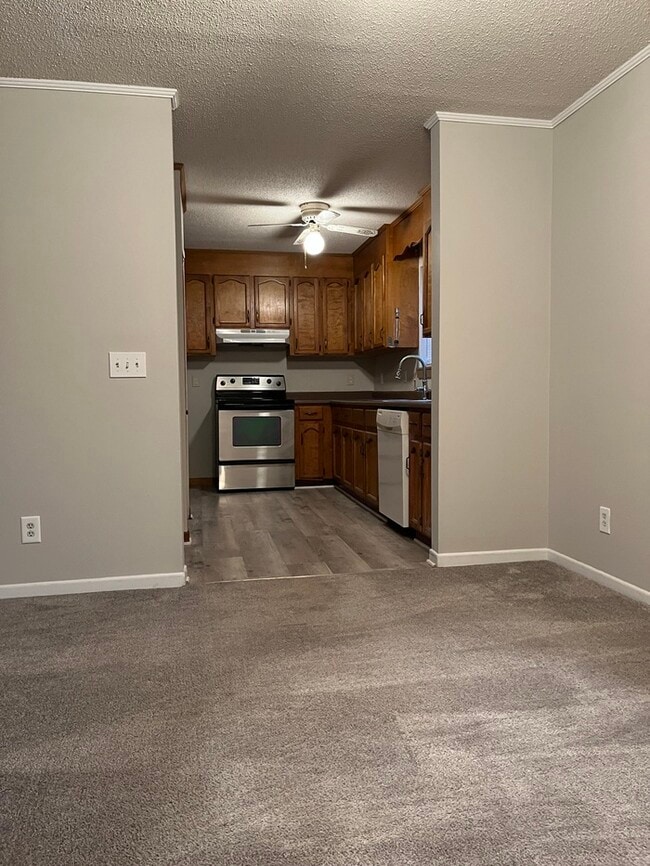 Photo - 800 Mountain View Ct