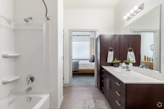 1BR, 1BA - 854SF - Parkway Lofts