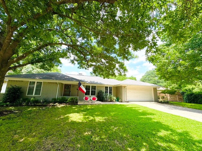 Photo - 6721 Belford Dr House