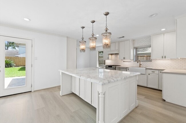 Photo - 6249 Overbrook Ln