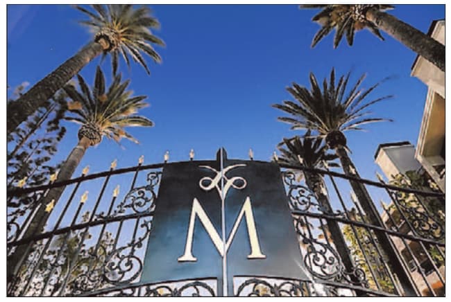 Entrada principal con puerta - 5515 Canoga Ave Unidad 225