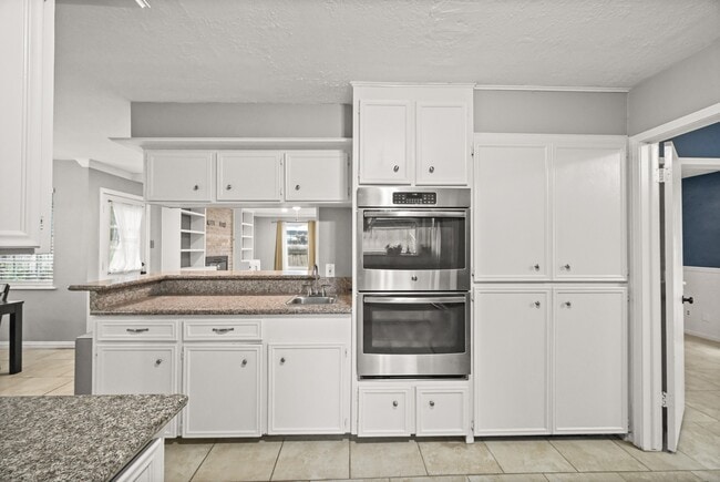 Building Photo - 7618 Fountaingrove Ln