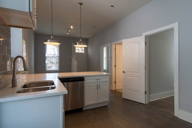 Photo - 2117 W 18th St Unit 1R