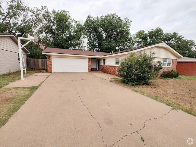 Building Photo - Recently Updated 3 Bedroom Rental