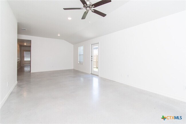 Photo - 121 Wind Ridge Dr