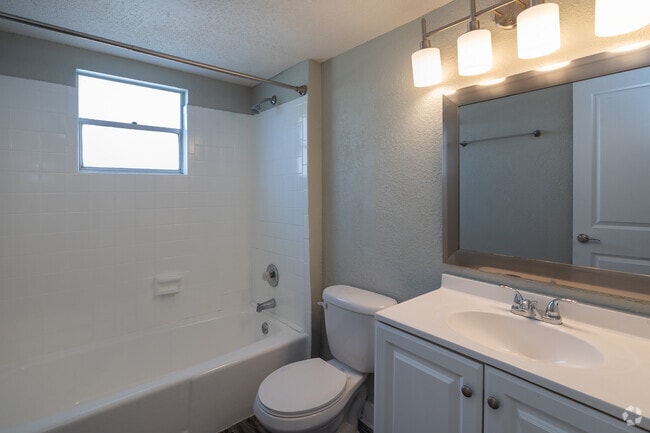 1BR,1BA-750SF-Bathroom - Alderman Park Apartments