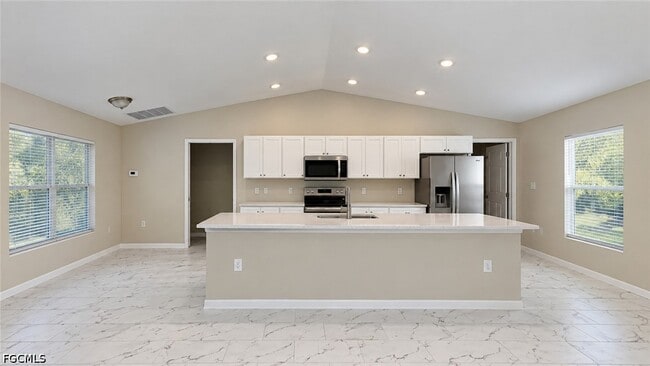 513 NW 16th Pl