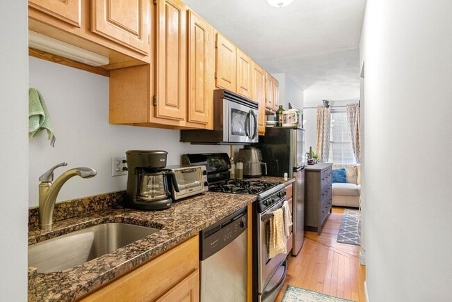 Building Photo - 16 Stillman St Unit 3 Rental