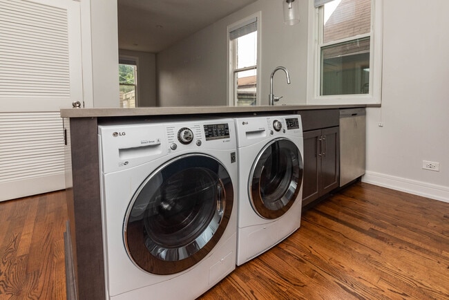 Photo - 2045 N Wolcott Ave Unit 2R
