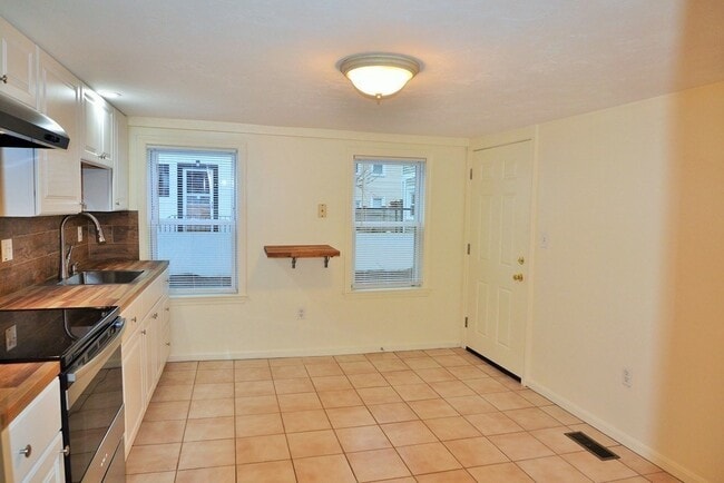 Photo - 7 Harris St Unit 1R