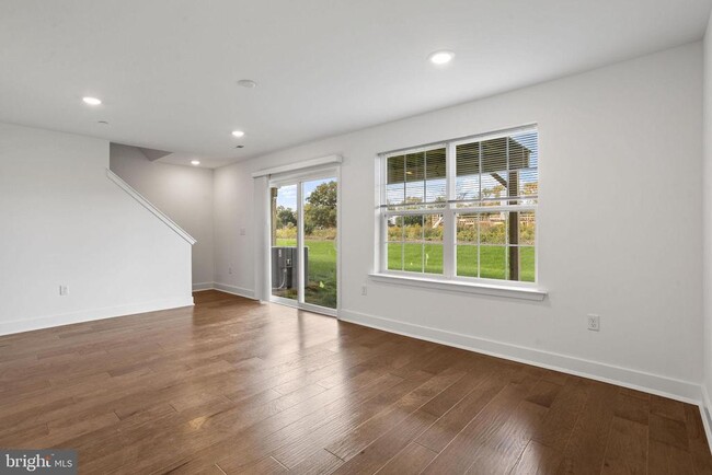 Photo - 140 ADA Hightower Ave