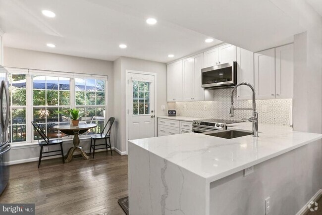 Building Photo - 8078 Sebon Dr Rental