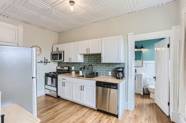 Photo - 2805 E 16th Ave Unidad ID1026244P