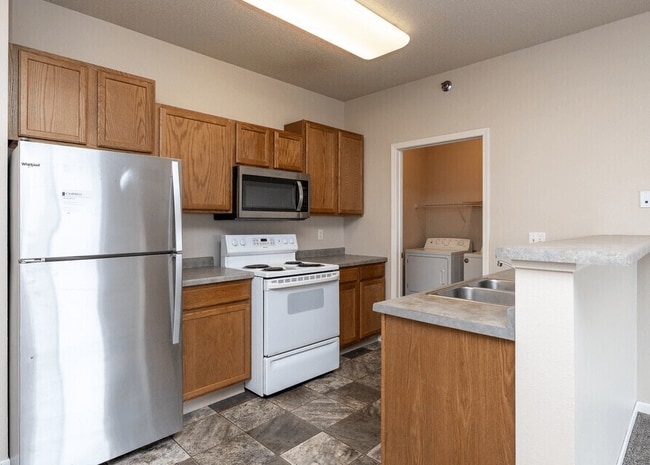 Courtyard Apartments on Belsly - Courtyard Apartments on Belsly