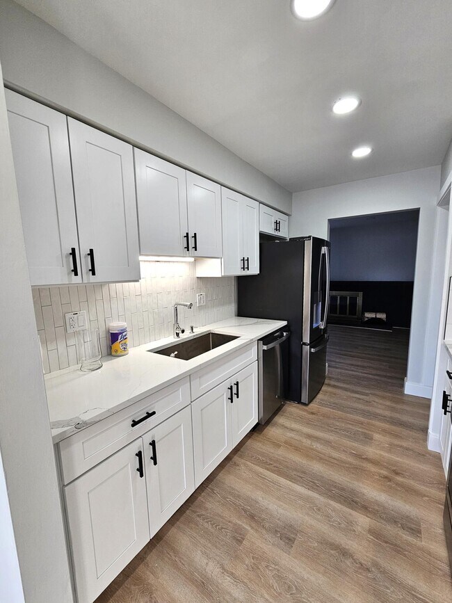 Photo - 1976 Ridge Ct