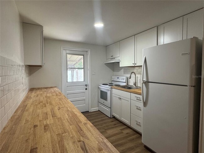 Photo - 1801 N Taylor Rd