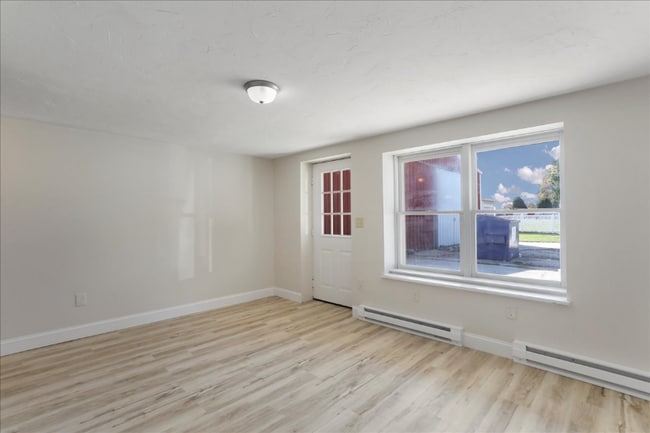 Photo - 185 N Main St Unidad 9