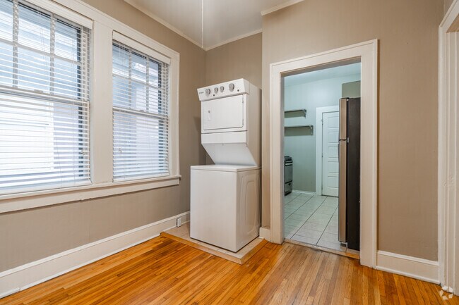 2BR, 1BA - Laundry