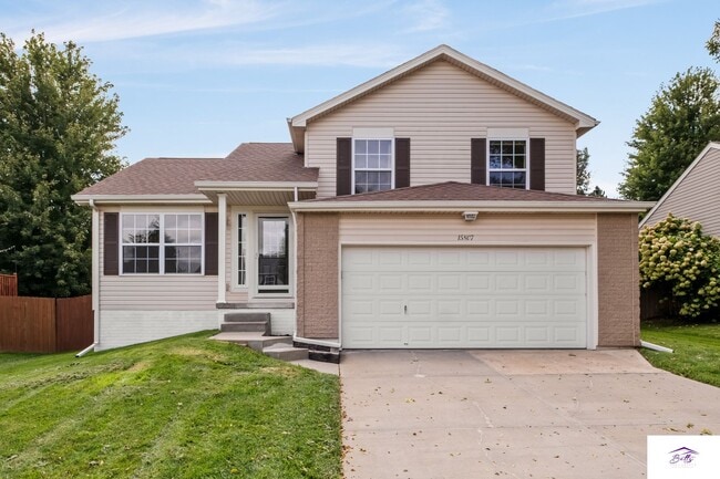 Building Photo - AVAILABLE NOW! Rental