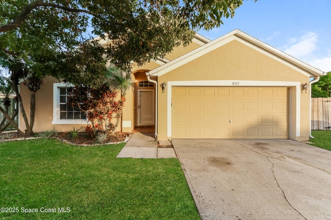 Building Photo - 821 Honeysuckle Dr