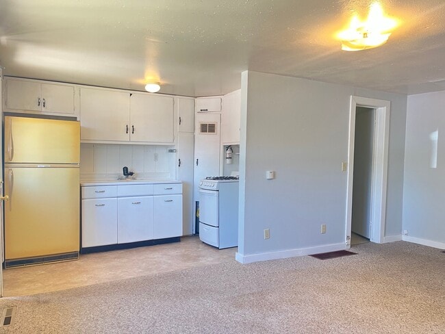 Photo - 1206 W Tomichi Ave Unidad 10