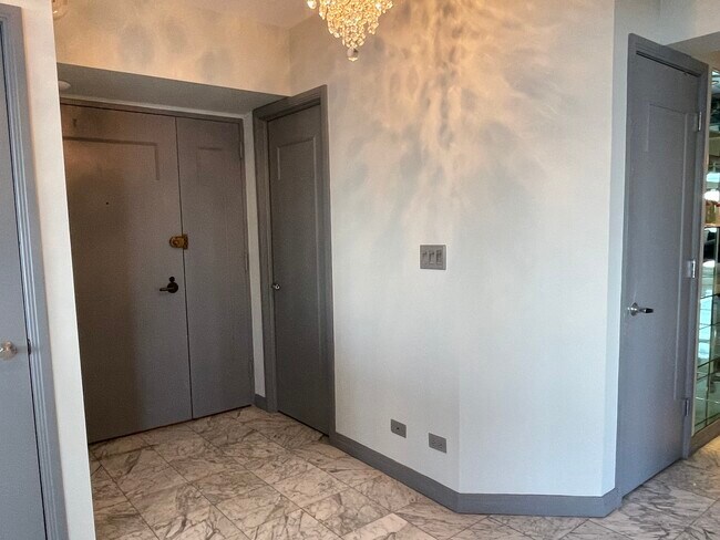 Photo - 175 E Delaware Pl