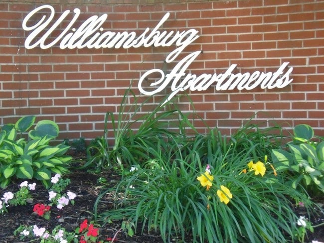 Williamsburg & Portage Pointe Apartments
