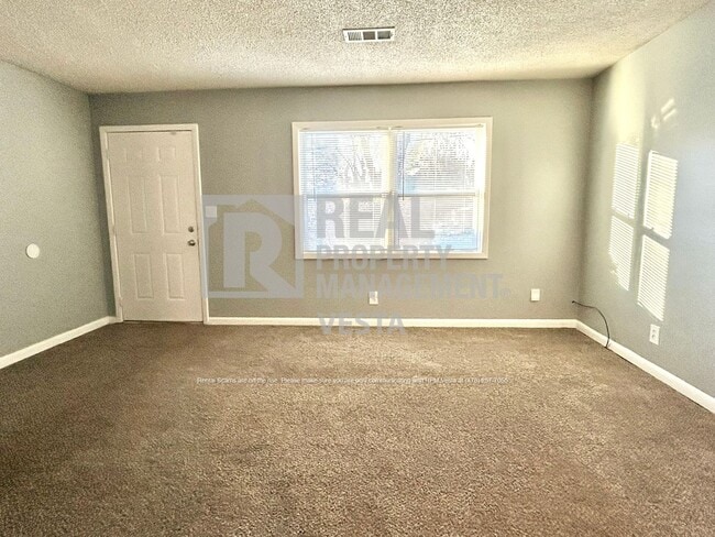 Photo - 2403 Groveland Cir S