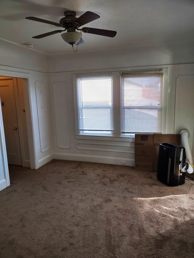 Main Room - 403 Green St