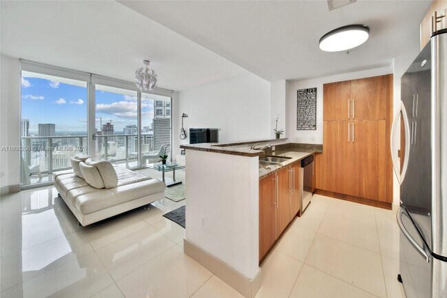Photo - 300 S Biscayne Blvd Condo Unit T-3605