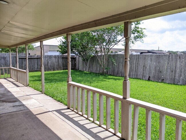 Photo - 122 Brazos Gardens Dr