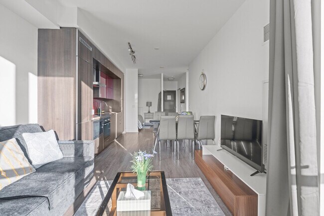 Photo - 15 John St Unit ID1345955P