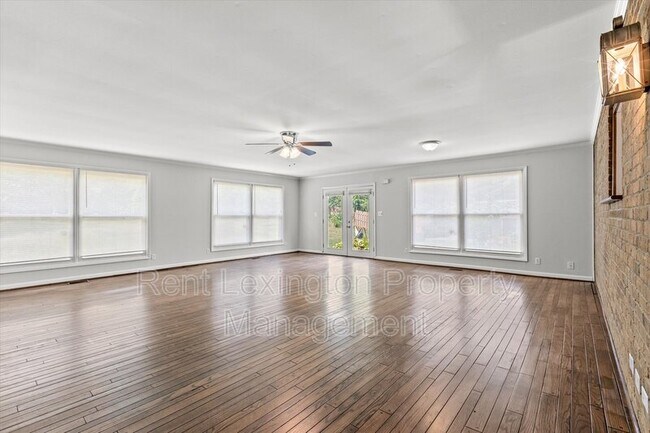 Photo - 831 Malabu Dr