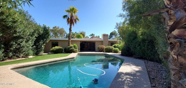 Building Photo - 8624 N Timberlane Dr Rental