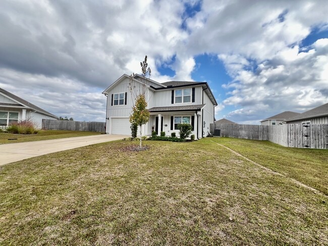 Photo - 603 Champ Trl