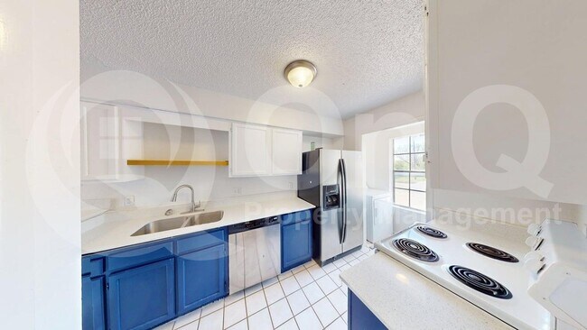 Photo - 8108 Foxfire Ln