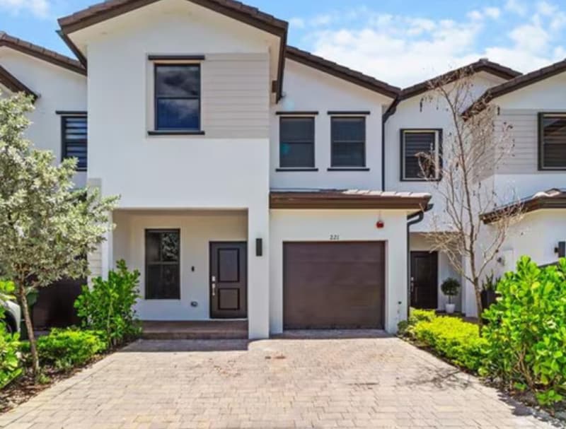 Photo - 221 SW 159th Way