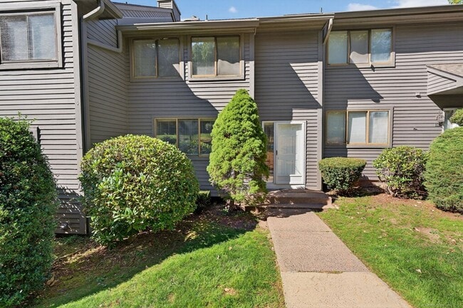Building Photo - 128 Conestoga Way