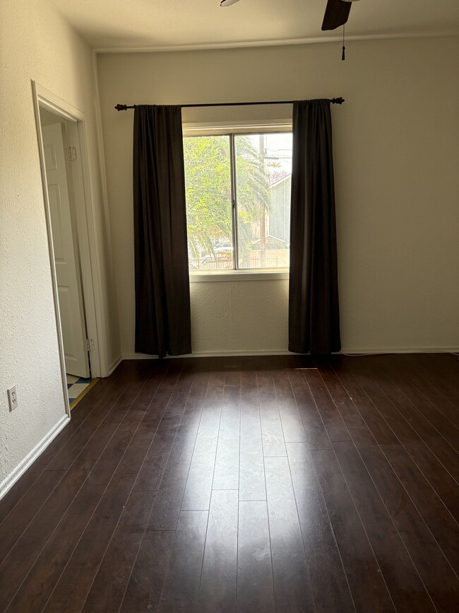 Dormitorio - 2620 Idell St Unidad 2622 1/2