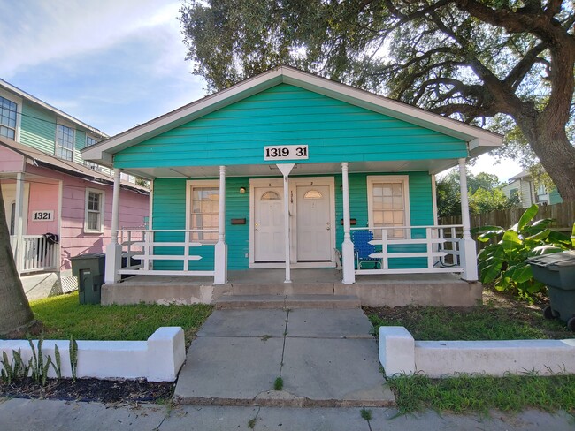 Building Photo - 1319 31st St Unit 1 Rental