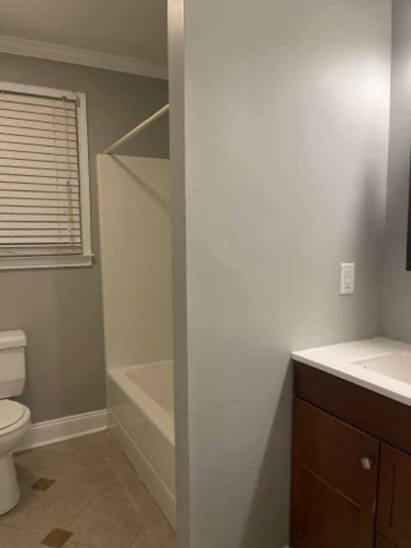 Photo - 211 Drury Ln