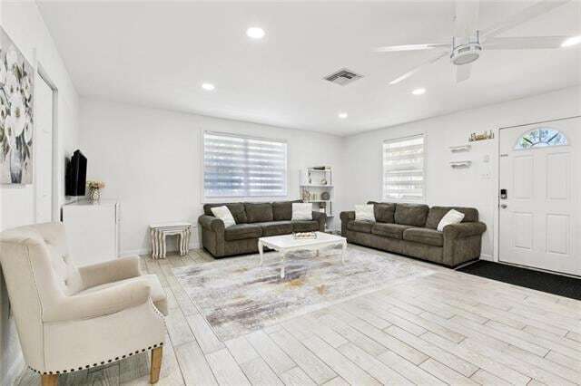 Photo - 1015 Roselawn St