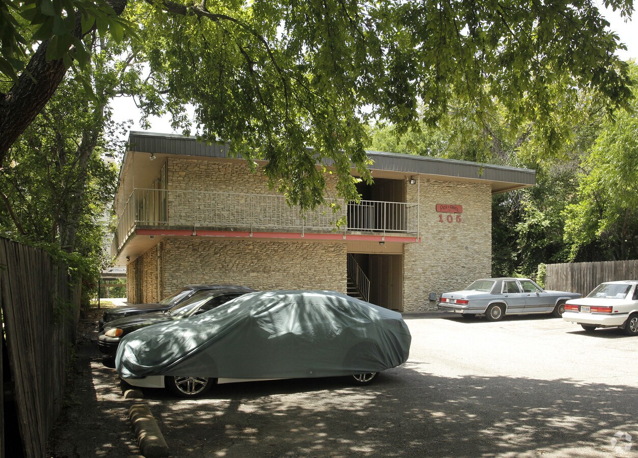 Photo - Pick and Gavel Apartments